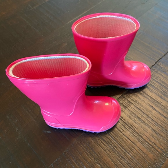 Toddler Rain Boots 5/6 - Picture 2 of 2